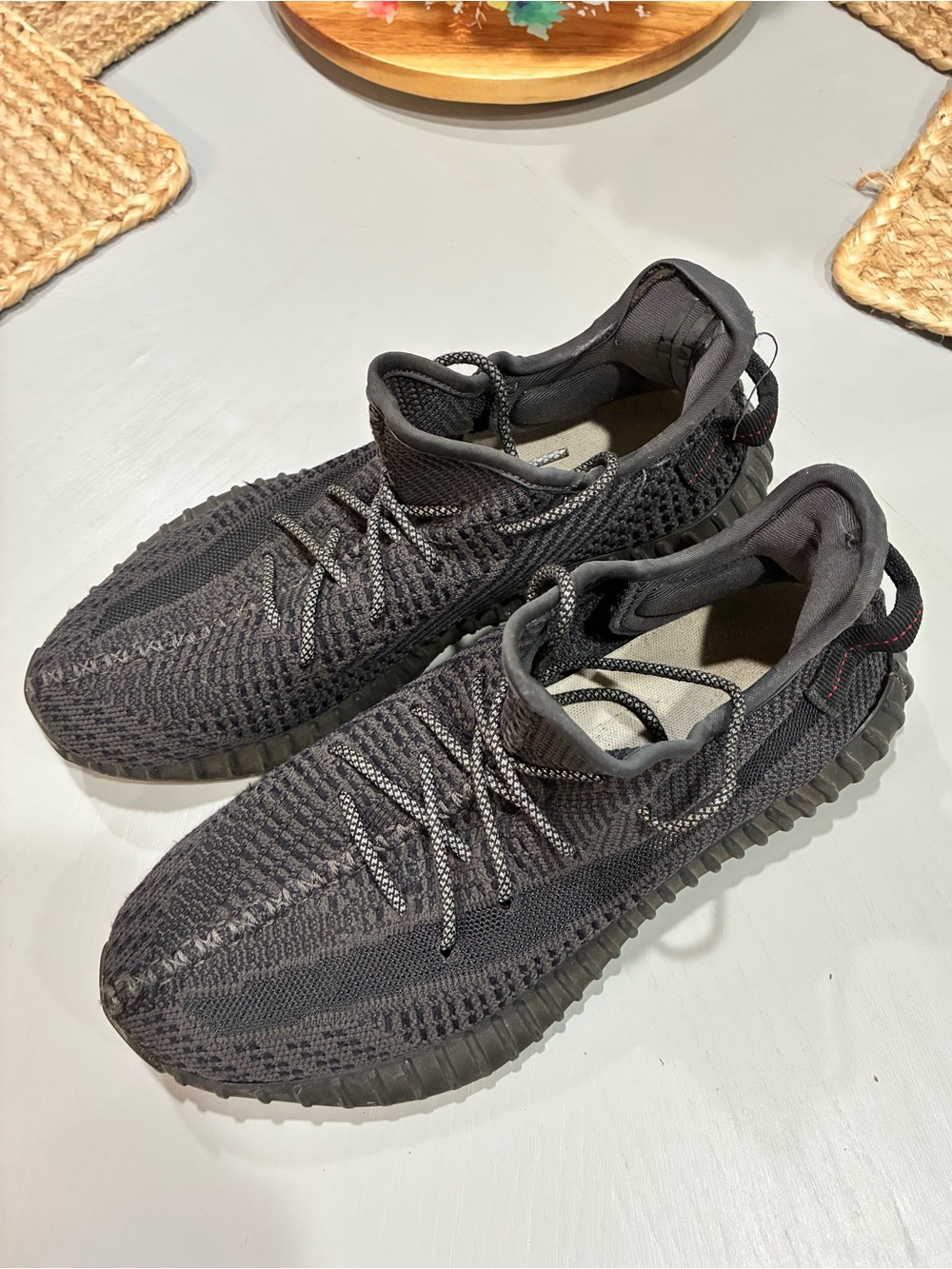 Yeezy 350 V2 BLACK. Mens 10